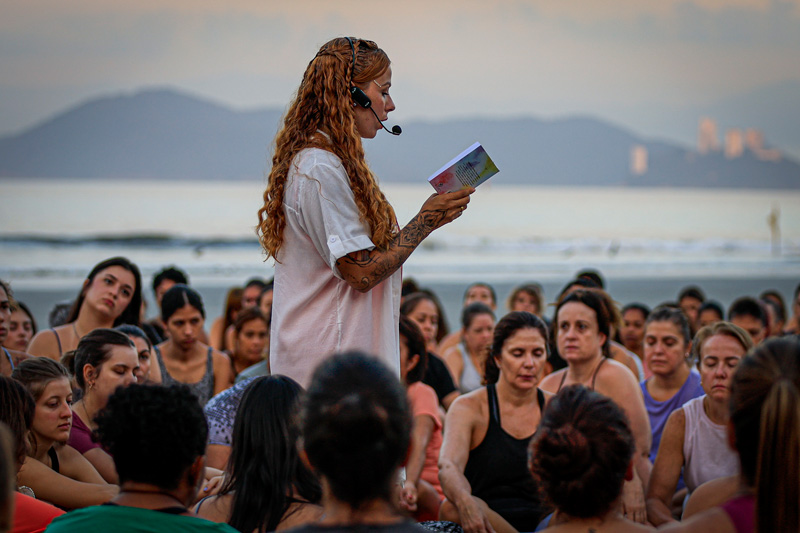 Tamires Maria em imersão na Praia Grande